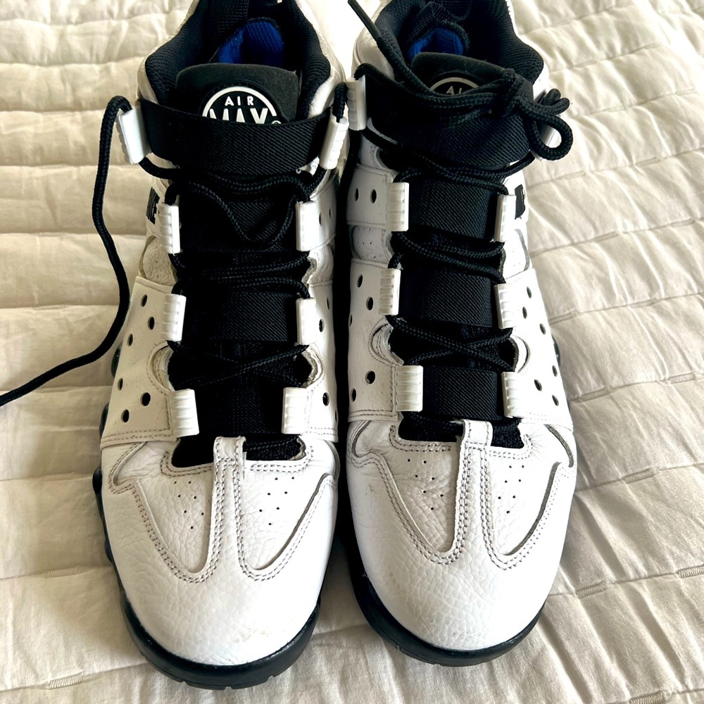 Charles Barkley Airmax two basketball shoe size 10 1/2 practically brand new